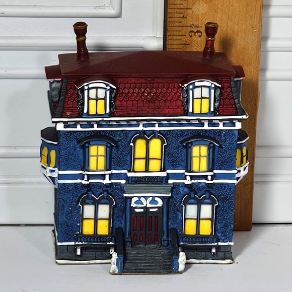 Concord Village Houses & Shoppes Building - Picture 7 of 8